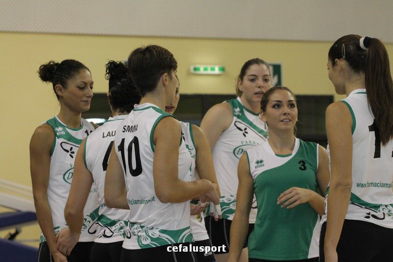 111030 volley 200_tn.jpg